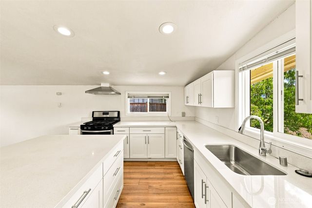 15425 SE 11th Street, Bellevue, WA 98007