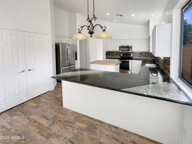 18184 W DESERT BLOSSOM Drive, Goodyear, AZ 85338