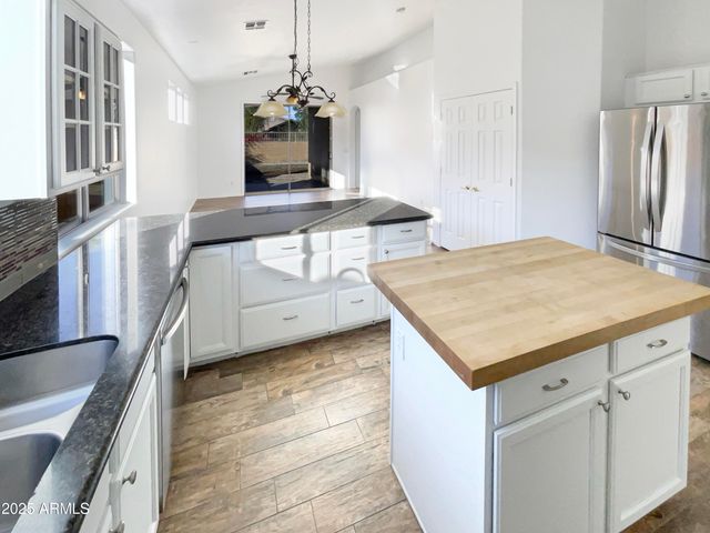 18184 W DESERT BLOSSOM Drive, Goodyear, AZ 85338