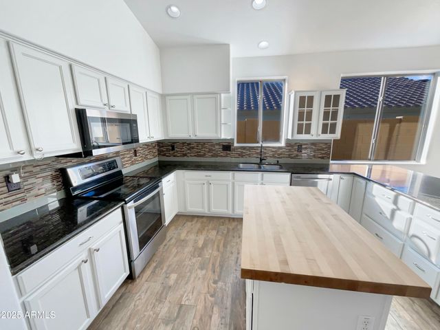 18184 W DESERT BLOSSOM Drive, Goodyear, AZ 85338