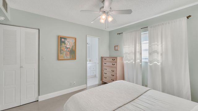 5640 SW 3rd Place 216, Margate, FL 33068