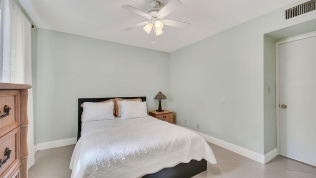 5640 SW 3rd Place 216, Margate, FL 33068