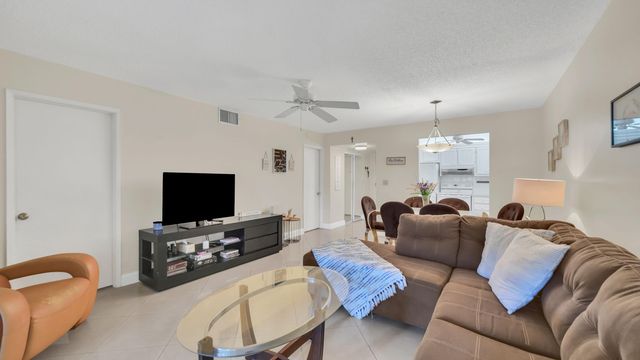 5640 SW 3rd Place 216, Margate, FL 33068