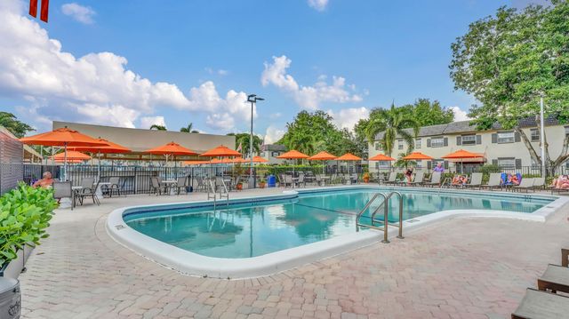 5640 SW 3rd Place 216, Margate, FL 33068