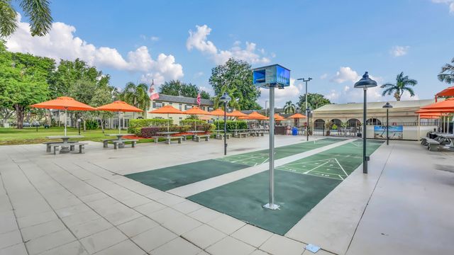 5640 SW 3rd Place 216, Margate, FL 33068