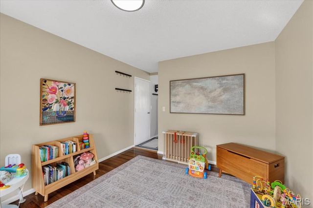 1430 Silverleaf Lane, St Louis, MO 63146