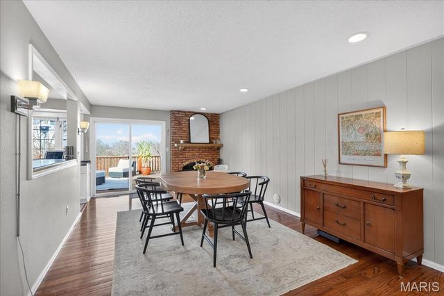 1430 Silverleaf Lane, St Louis, MO 63146