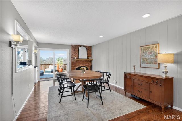 1430 Silverleaf Lane, St Louis, MO 63146