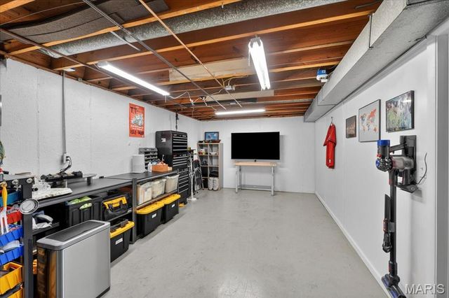 1430 Silverleaf Lane, St Louis, MO 63146