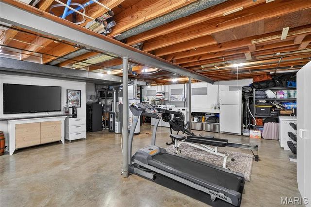 1430 Silverleaf Lane, St Louis, MO 63146