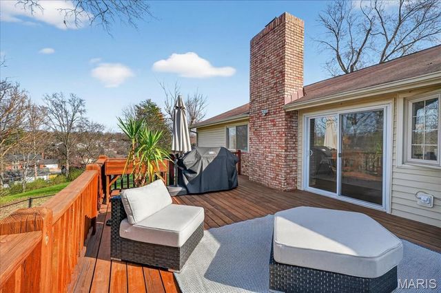 1430 Silverleaf Lane, St Louis, MO 63146