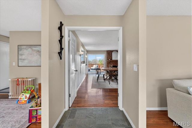 1430 Silverleaf Lane, St Louis, MO 63146