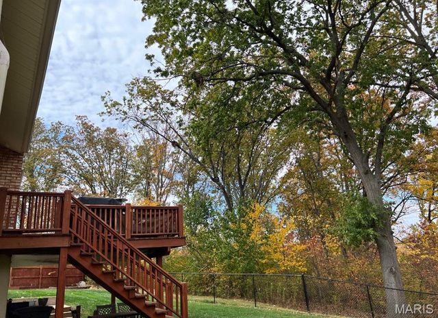 1430 Silverleaf Lane, St Louis, MO 63146