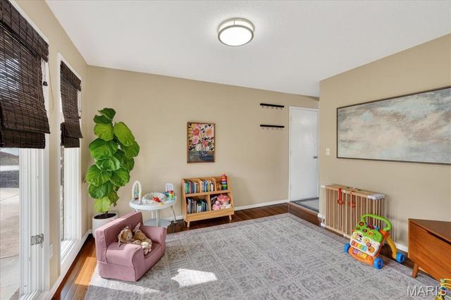 1430 Silverleaf Lane, St Louis, MO 63146