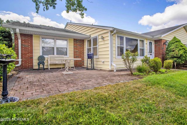 211A Huntington Drive, Lakewood, NJ 08701