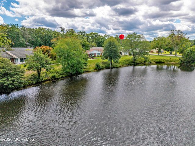 211A Huntington Drive, Lakewood, NJ 08701