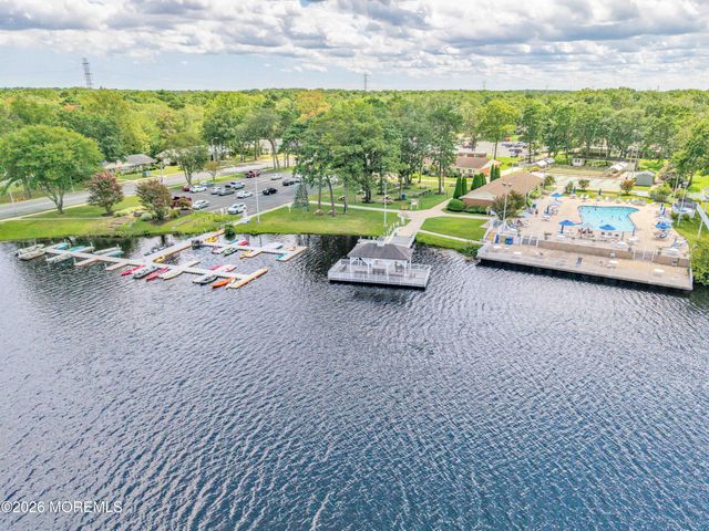 211A Huntington Drive, Lakewood, NJ 08701