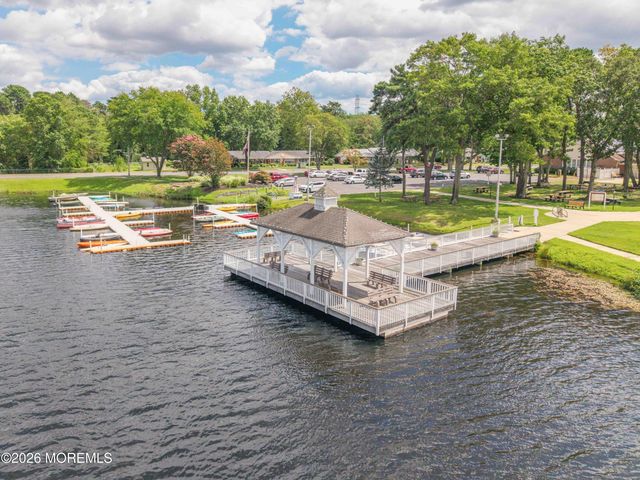 211A Huntington Drive, Lakewood, NJ 08701