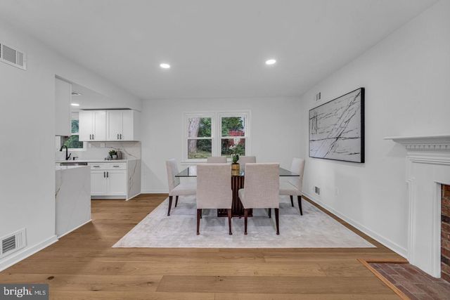 2339 N POWHATAN ST, Arlington, VA 22205