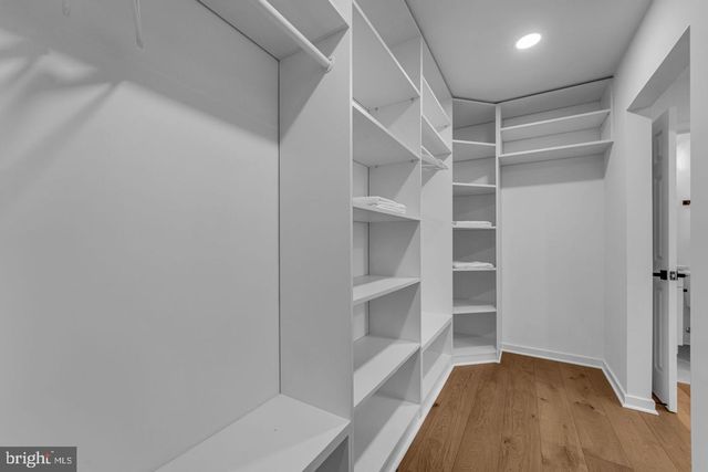 2339 N POWHATAN ST, Arlington, VA 22205