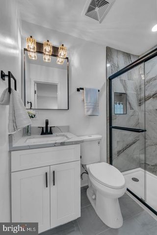 2339 N POWHATAN ST, Arlington, VA 22205