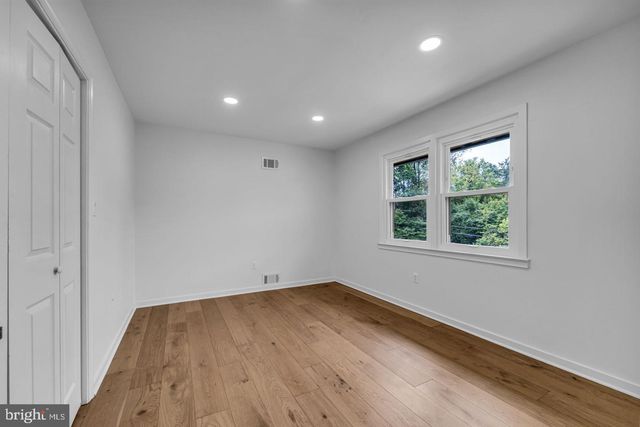 2339 N POWHATAN ST, Arlington, VA 22205