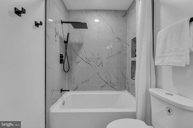 2339 N POWHATAN ST, Arlington, VA 22205