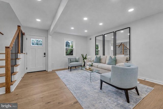 2339 N POWHATAN ST, Arlington, VA 22205