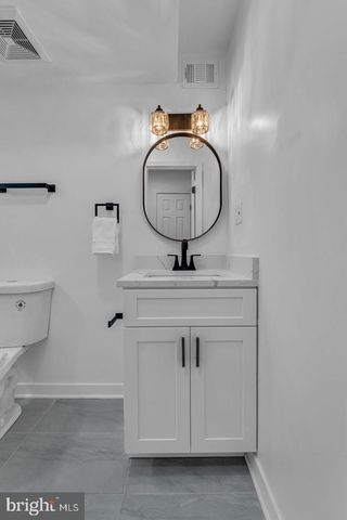 2339 N POWHATAN ST, Arlington, VA 22205