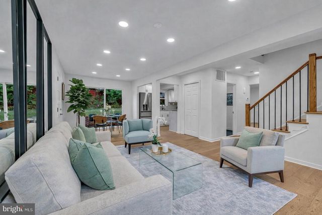 2339 N POWHATAN ST, Arlington, VA 22205