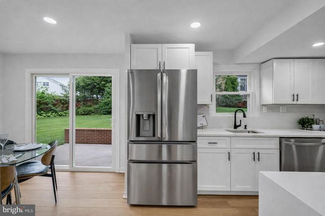 2339 N POWHATAN ST, Arlington, VA 22205