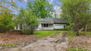 2071 Beyer Lane, Sterling Heights, MI 48314