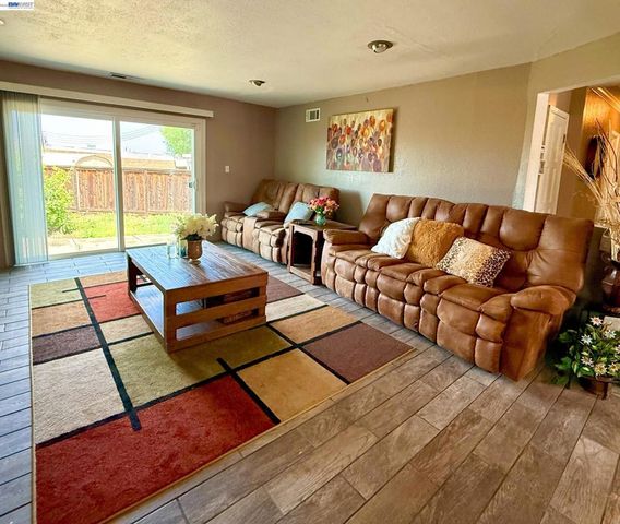 3912 San Juan Dr, Pittsburg, CA 94565