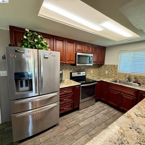 3912 San Juan Dr, Pittsburg, CA 94565