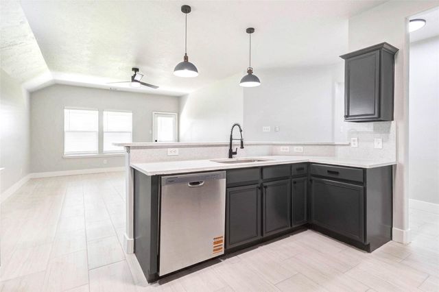 2126 Pickwick Pines Drive, Humble, TX 77396