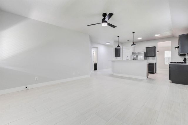 2126 Pickwick Pines Drive, Humble, TX 77396