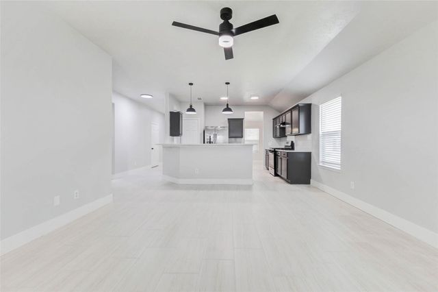 2126 Pickwick Pines Drive, Humble, TX 77396