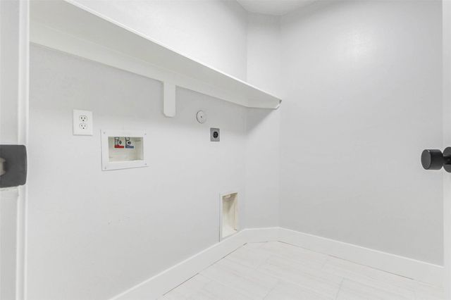 2126 Pickwick Pines Drive, Humble, TX 77396