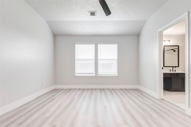 2126 Pickwick Pines Drive, Humble, TX 77396