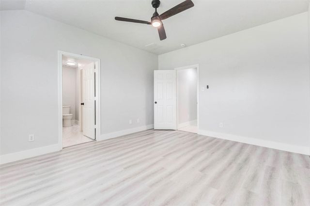 2126 Pickwick Pines Drive, Humble, TX 77396