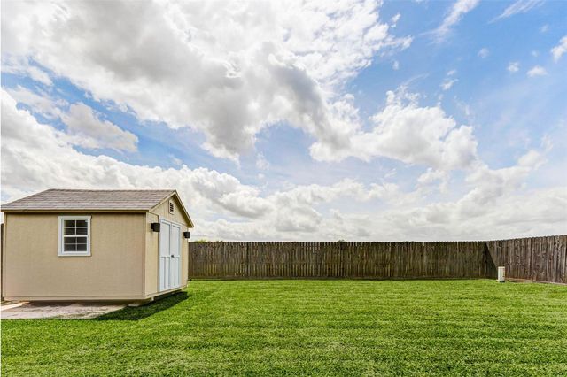 2126 Pickwick Pines Drive, Humble, TX 77396