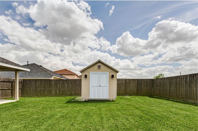 2126 Pickwick Pines Drive, Humble, TX 77396