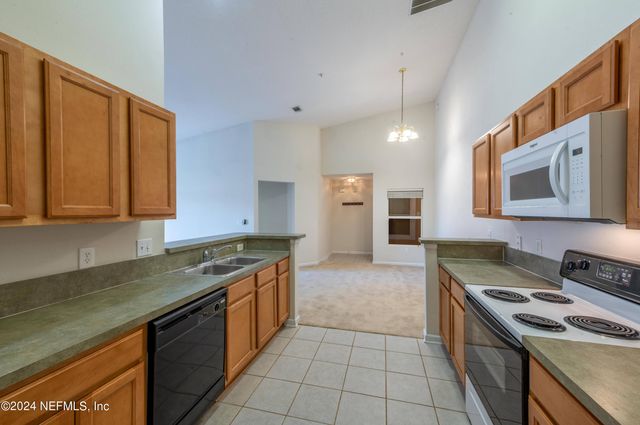 9505 ARMELLE Way 14, Jacksonville, FL 32257