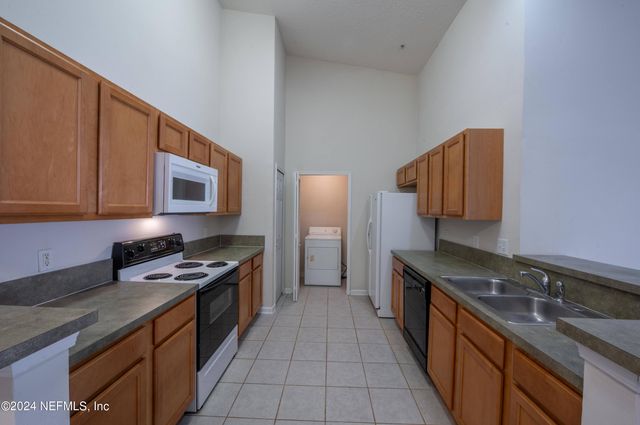 9505 ARMELLE Way 14, Jacksonville, FL 32257