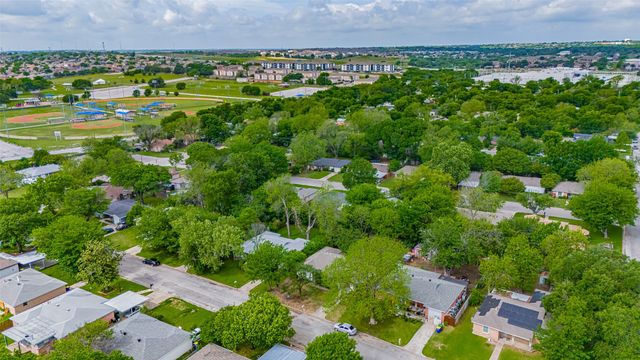 508 Grant Circle, White Settlement, TX 76108