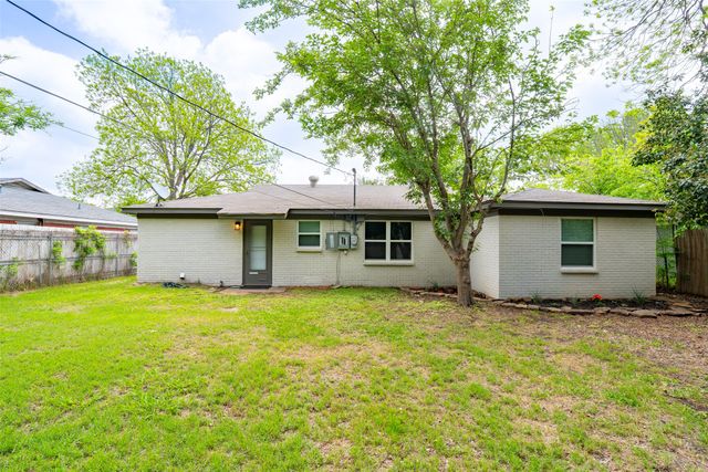 508 Grant Circle, White Settlement, TX 76108