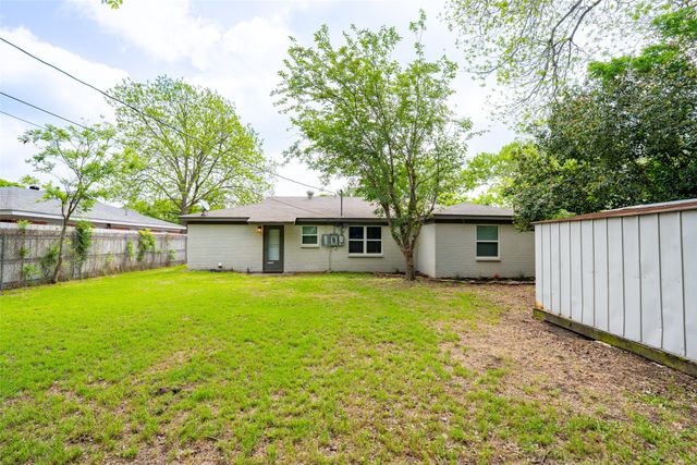 508 Grant Circle, White Settlement, TX 76108