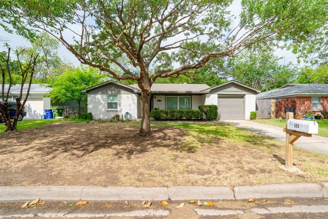 508 Grant Circle, White Settlement, TX 76108