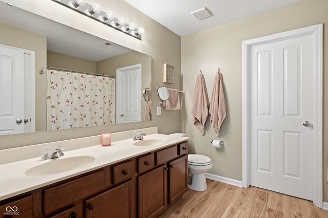 5565 Jutland Drive, Plainfield, IN 46168