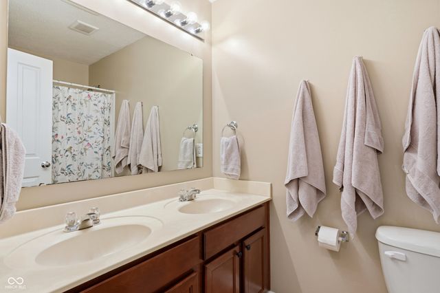 5565 Jutland Drive, Plainfield, IN 46168